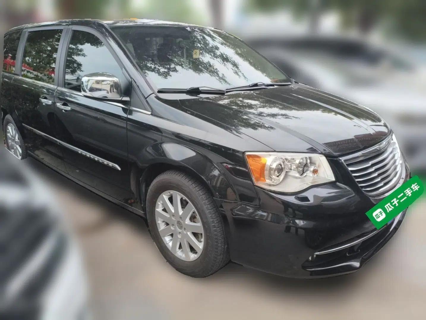 Chrysler Grand Voyager 2013 3.6L Luxury Edition — миниатюра 3