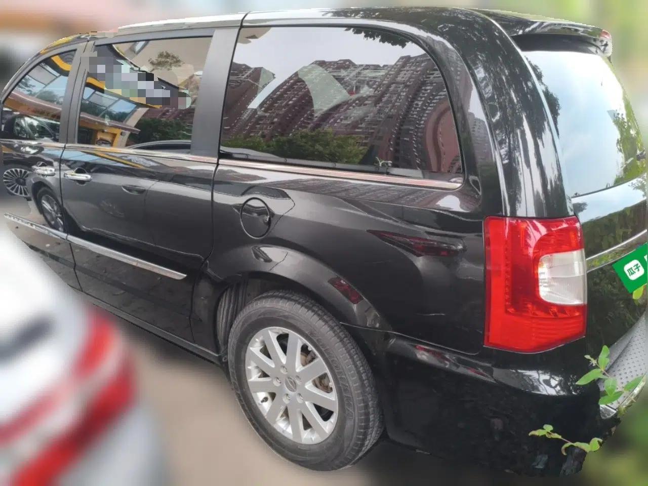 Chrysler Grand Voyager 2013 3.6L Luxury Edition — миниатюра 4