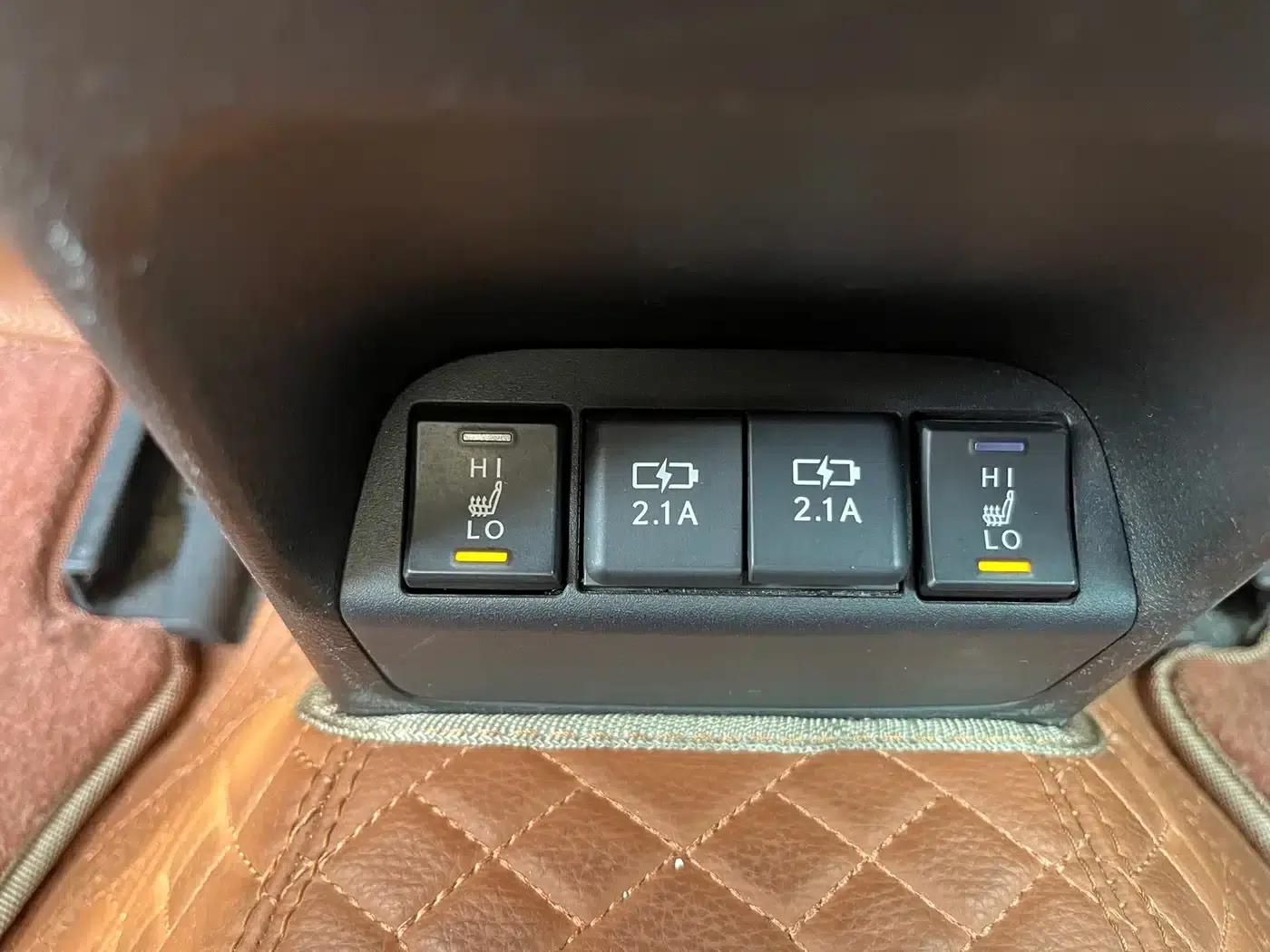 Lexus UX PHEV 2020 300e Pure Enjoyment Edition — миниатюра 30