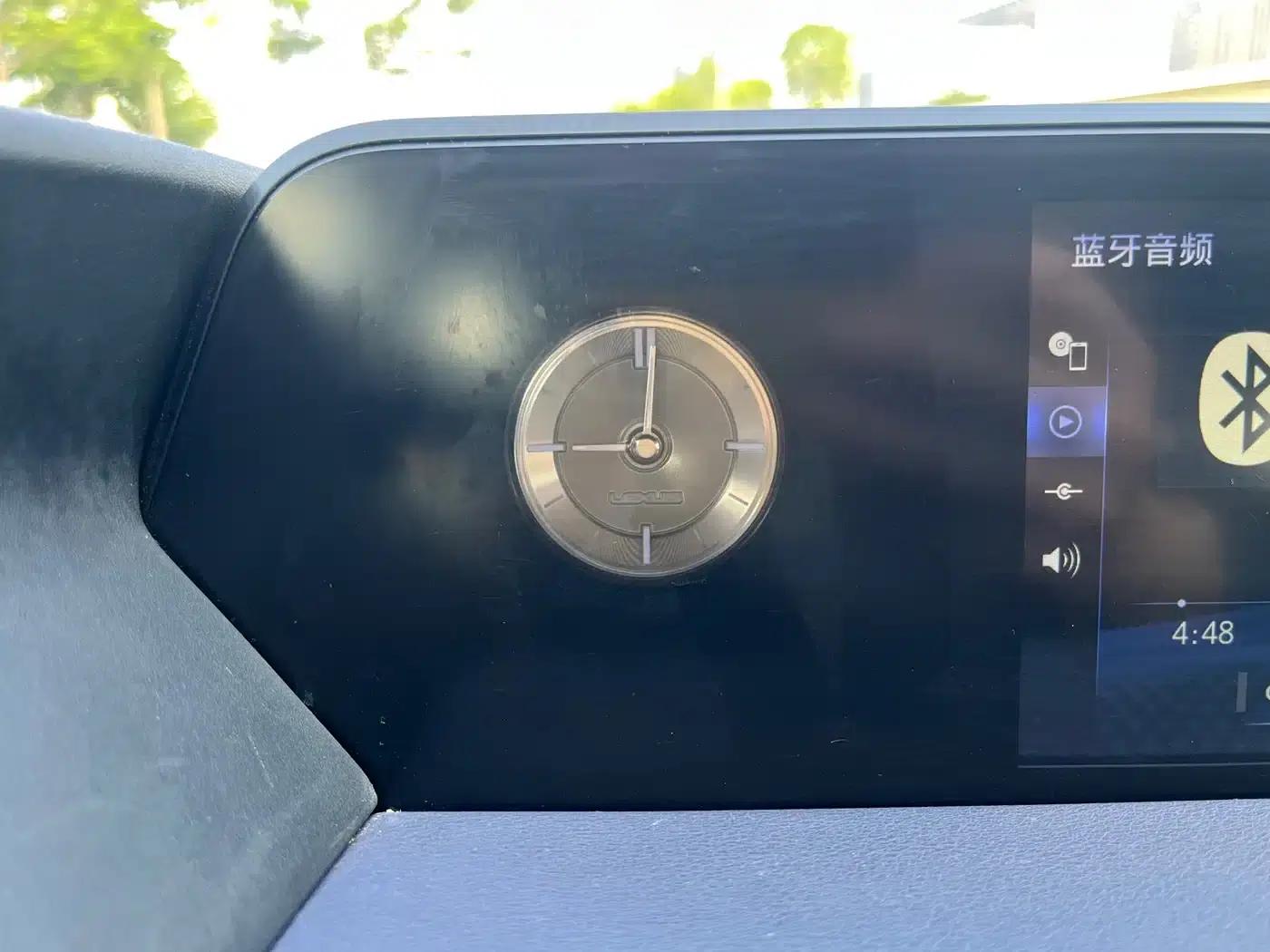 Lexus UX PHEV 2020 300e Pure Enjoyment Edition — миниатюра 56