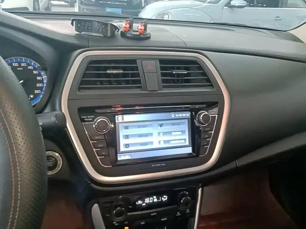 Vitara 2014 1.6L CVT 2WD Elite — миниатюра 13