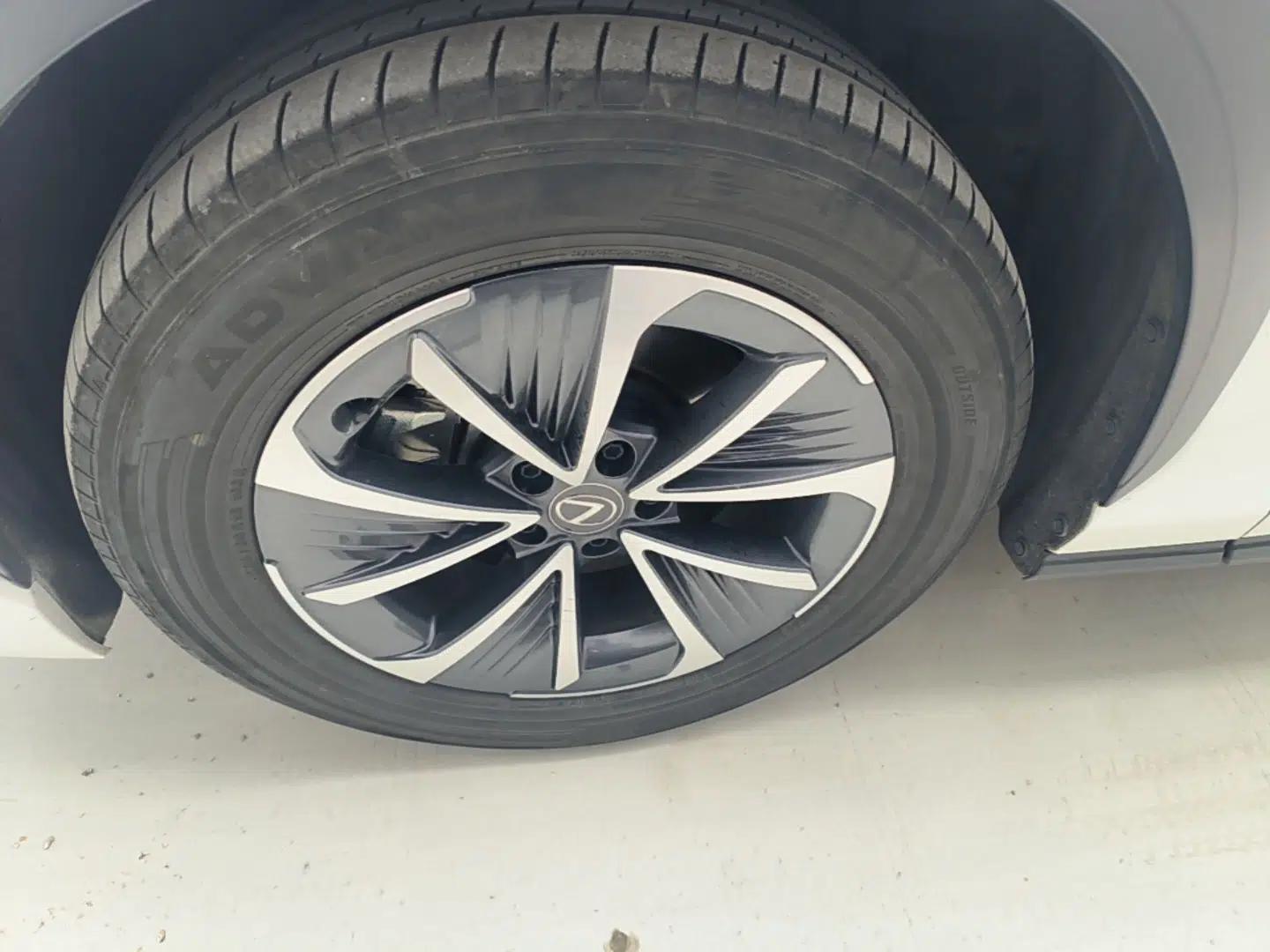 Lexus RZ 2023 450e All-Wheel Drive Luxury Edition — миниатюра 10