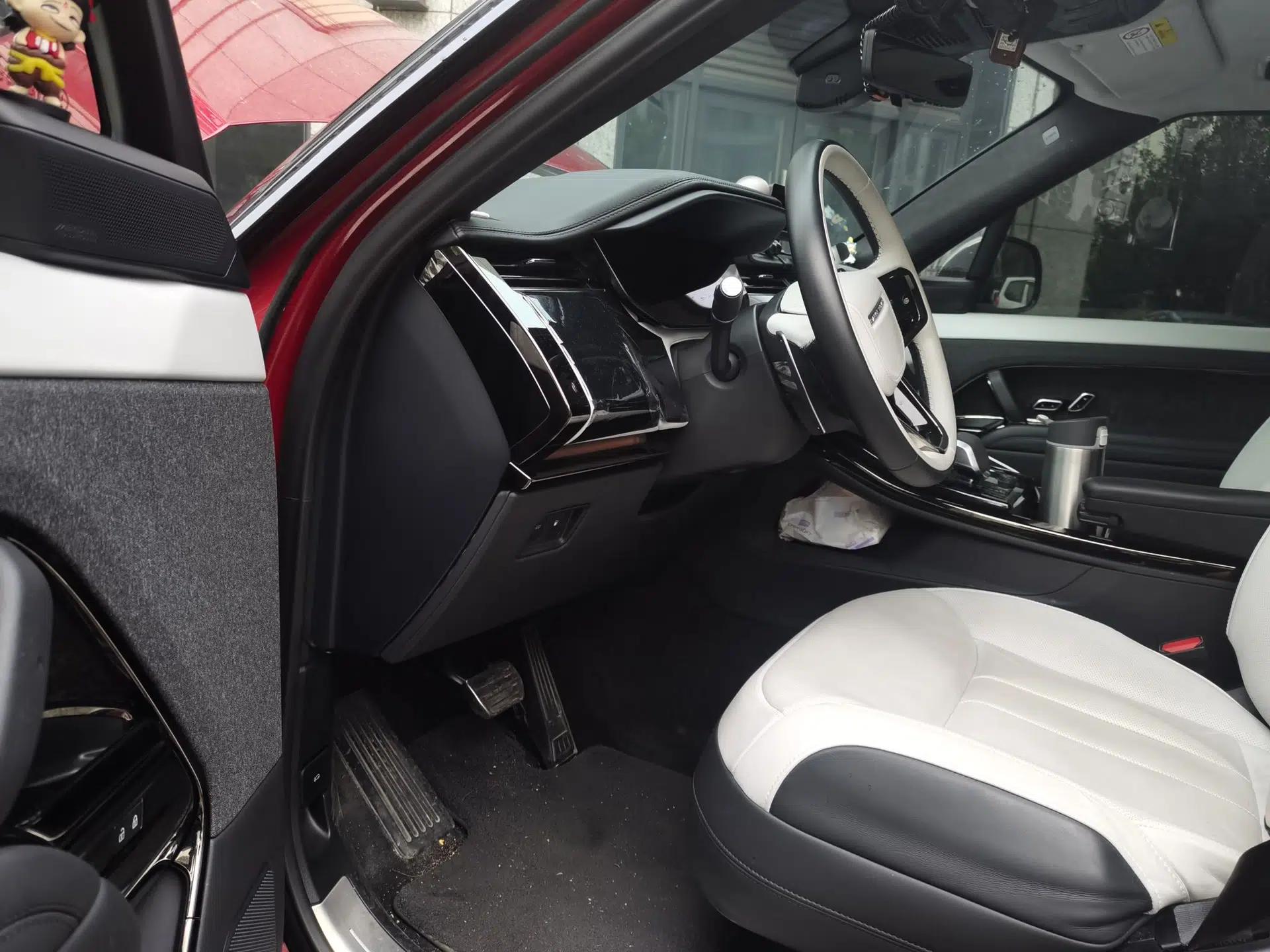 Land Rover Range SportNew Energy 2023 P510e Plug-in Hybrid – First Edition — миниатюра 16