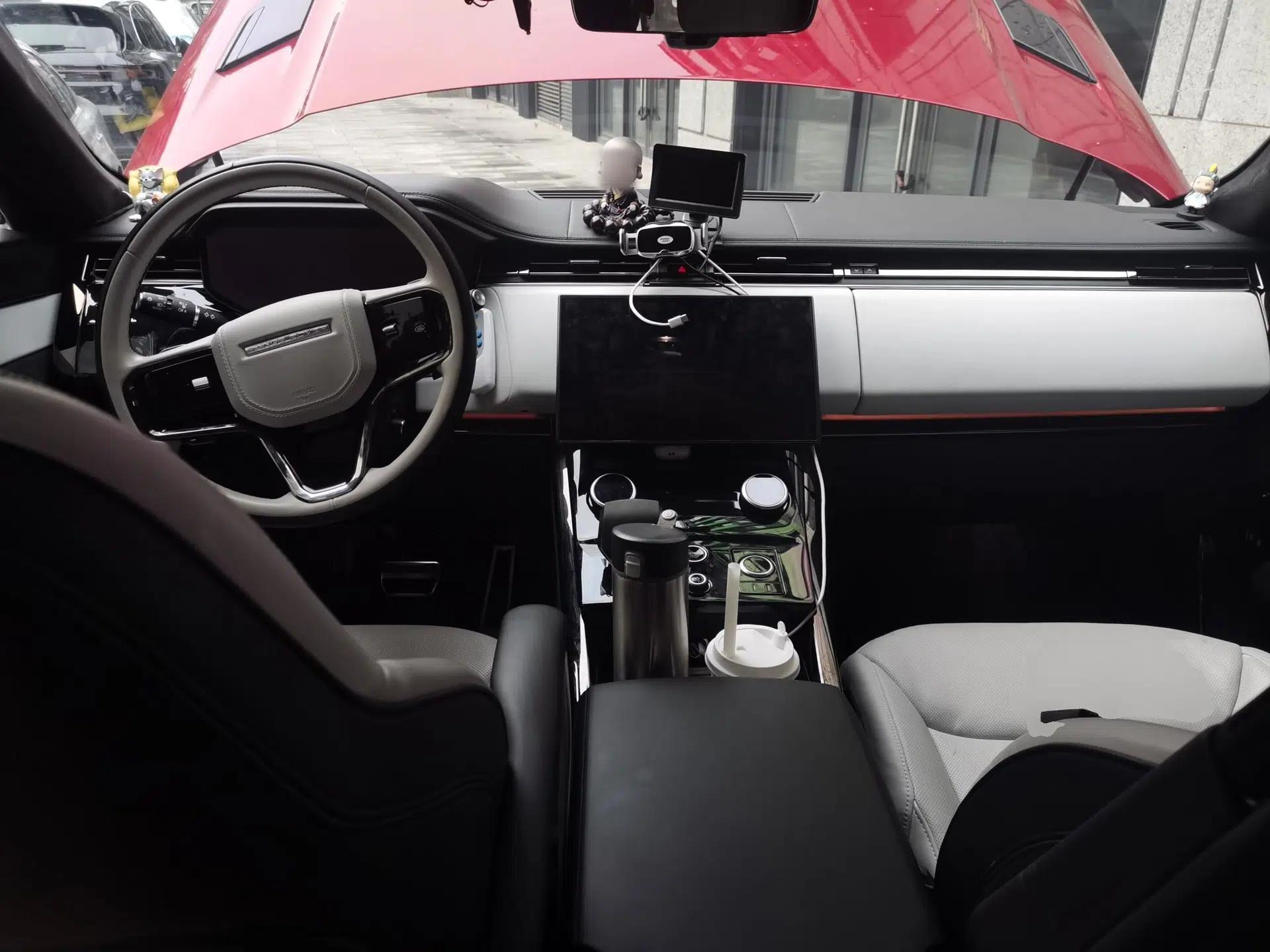 Land Rover Range SportNew Energy 2023 P510e Plug-in Hybrid – First Edition — миниатюра 9