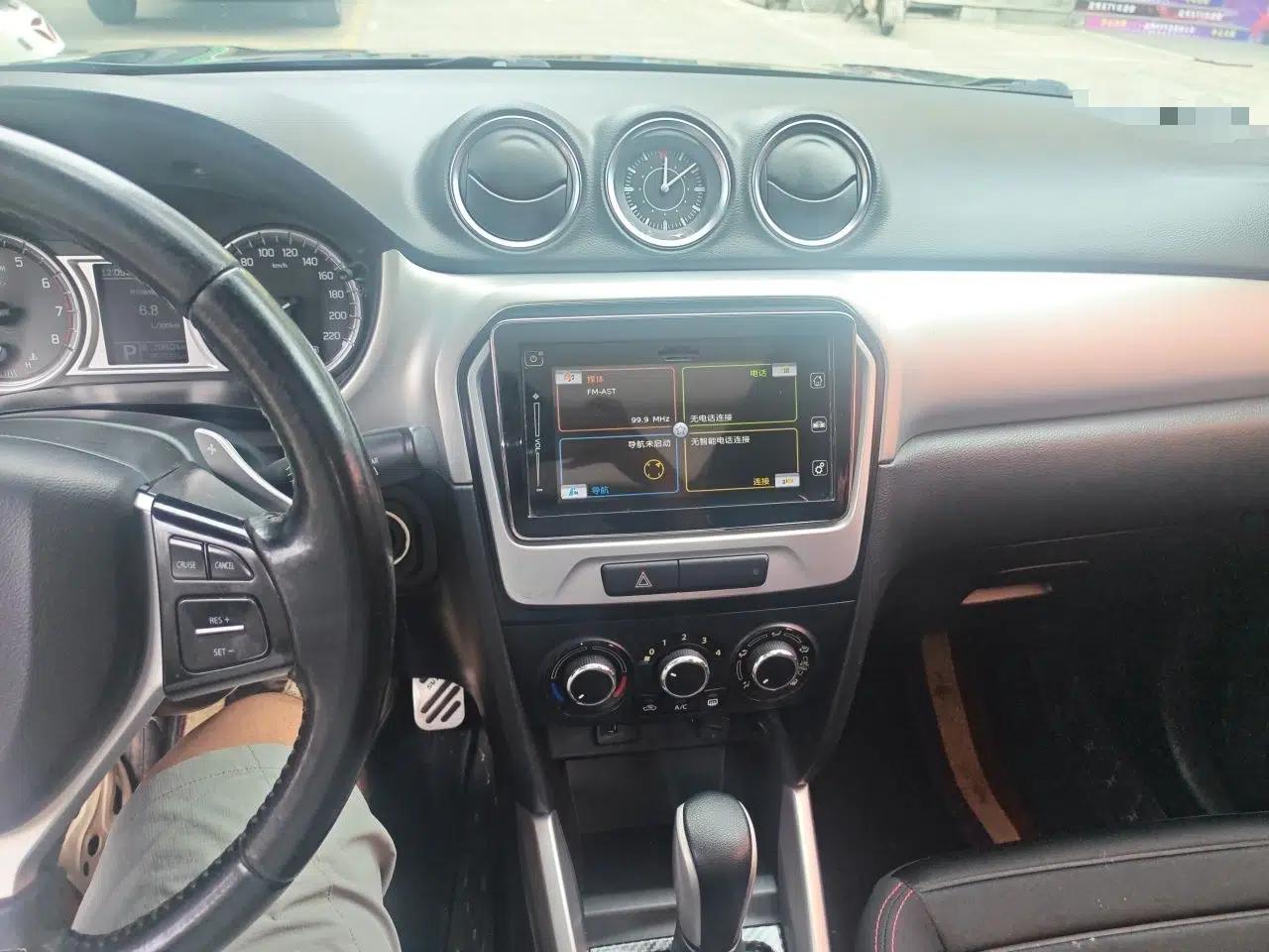 Suzuki Vitara 2016 1.4T Automatic All-Wheel Drive Leading Version — миниатюра 13