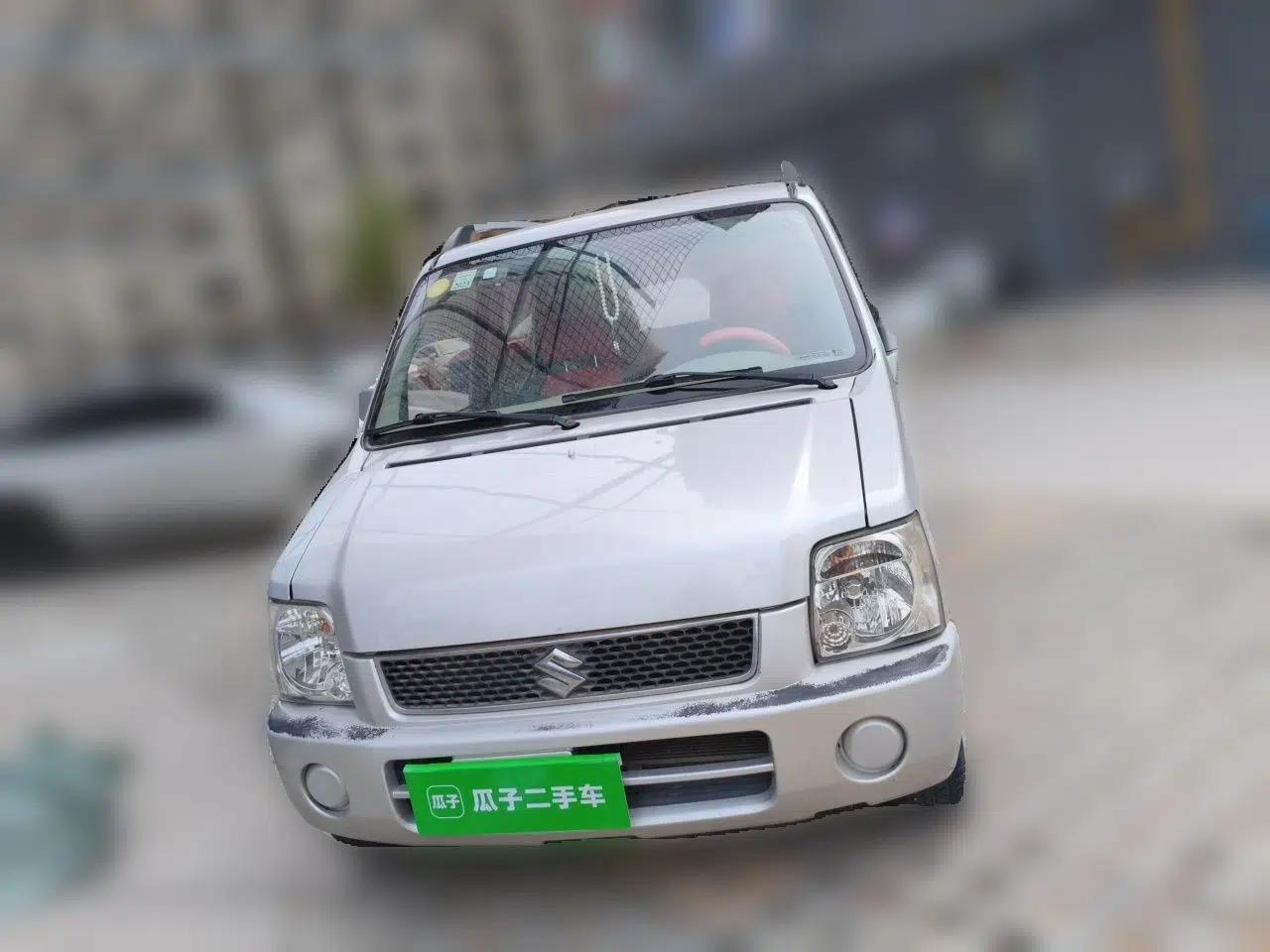 Suzuki Wagon R 2015 1.0L Manual Comfort Model — миниатюра 2