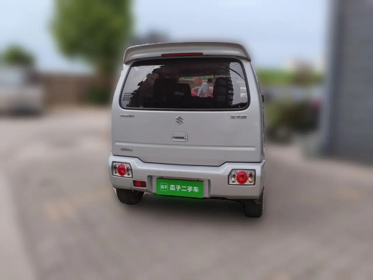 Suzuki Wagon R 2015 1.0L Manual Comfort Model — миниатюра 5