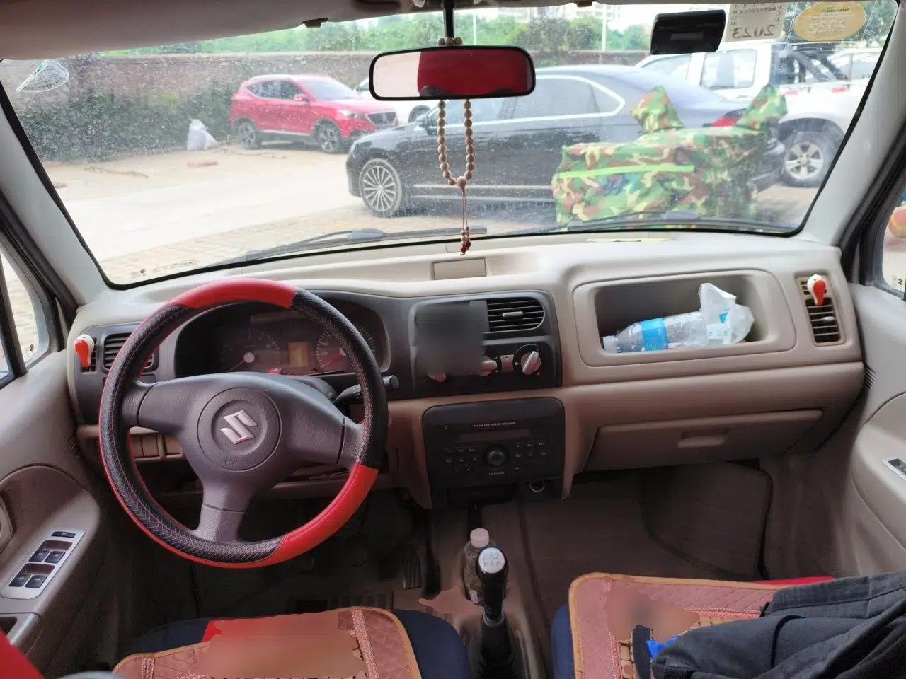 Suzuki Wagon R 2015 1.0L Manual Comfort Model — миниатюра 9