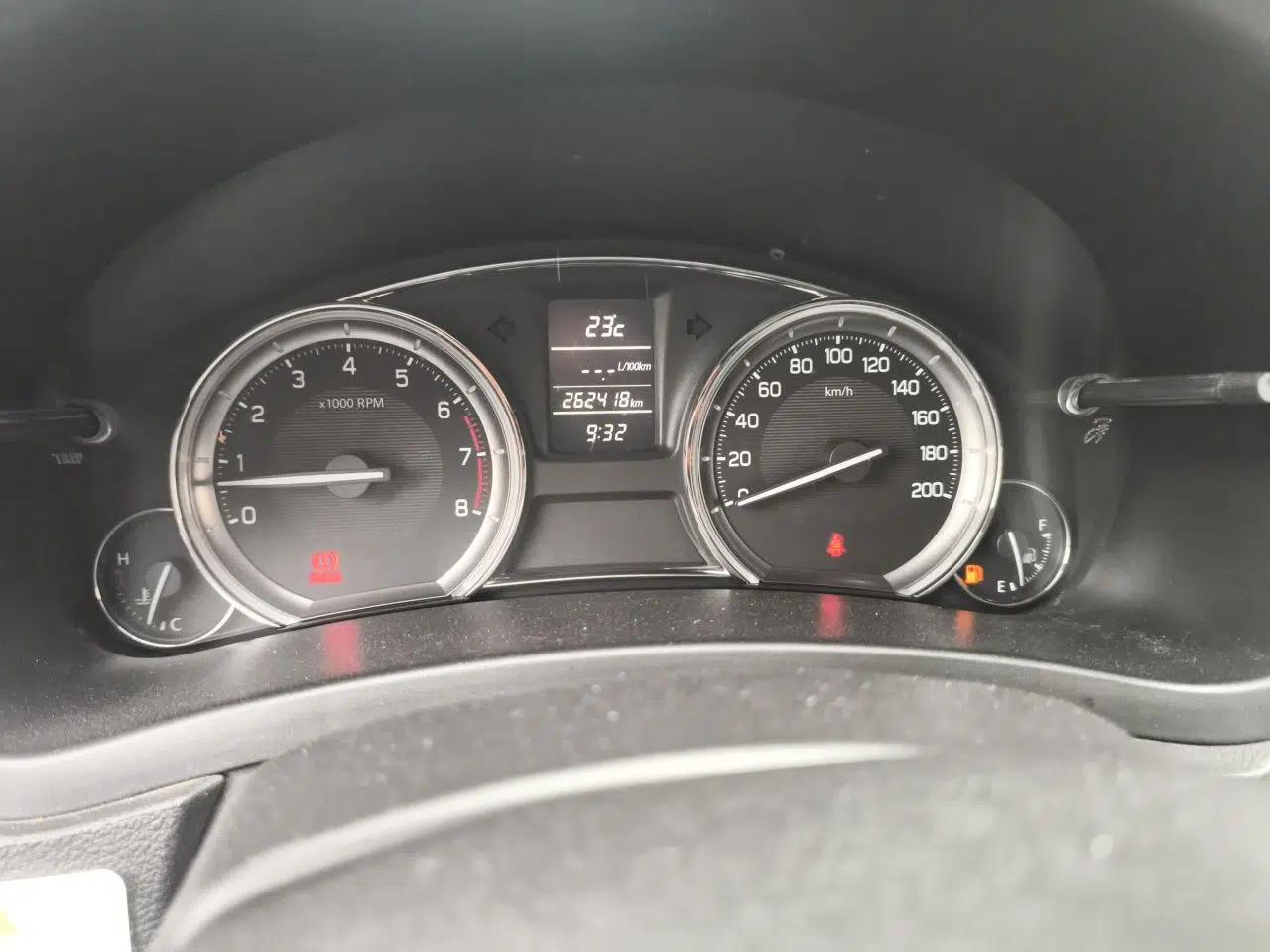 Suzuki Alivio 1.6L Manual CNG — миниатюра 11