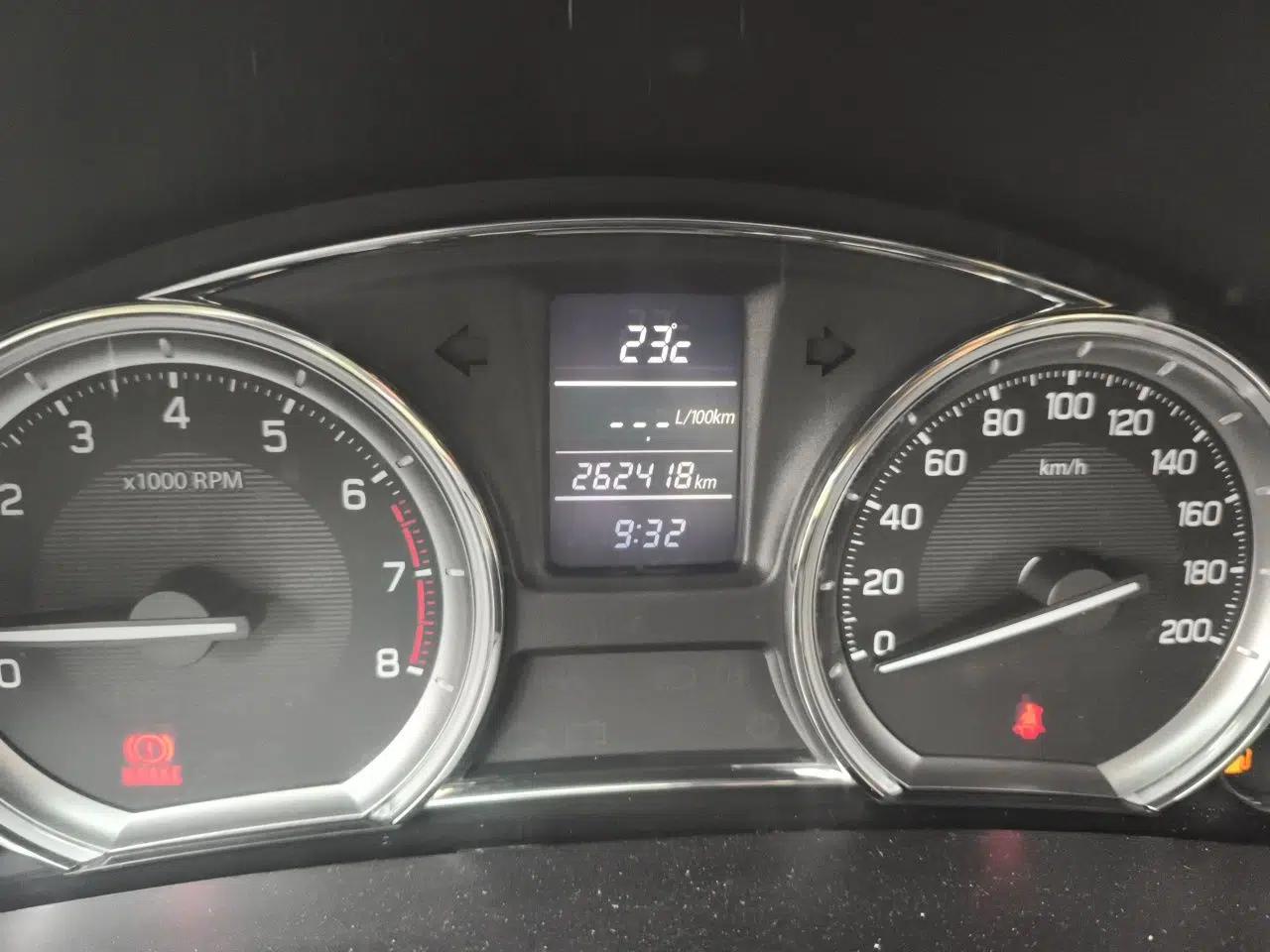 Suzuki Alivio 1.6L Manual CNG — миниатюра 12