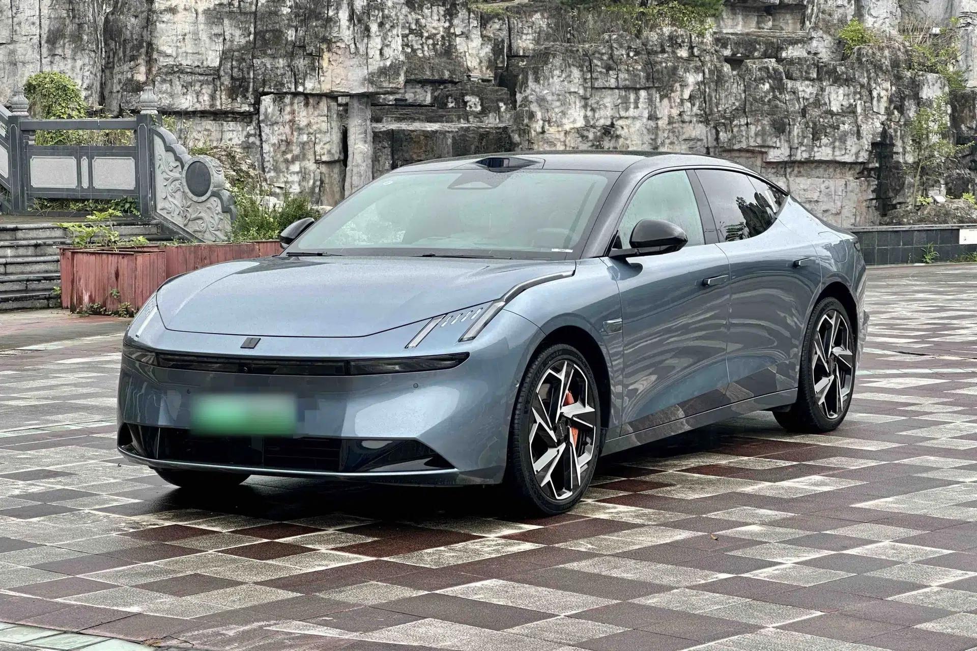 Lynk & Co Z10 2025 95 kWh 702 km All-Wheel Drive Intelligent Driving Ultra — миниатюра 1