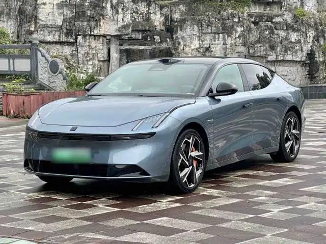 Lynk & Co Z10 2025 95 kWh 702 km All-Wheel Drive Intelligent Driving Ultra