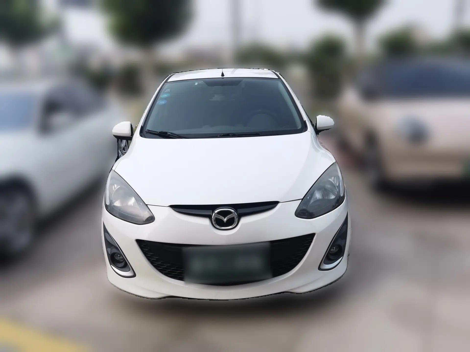 Mazda 2 2012 Hatchback Xuan Dong 1.5L Automatic Value Edition — миниатюра 2