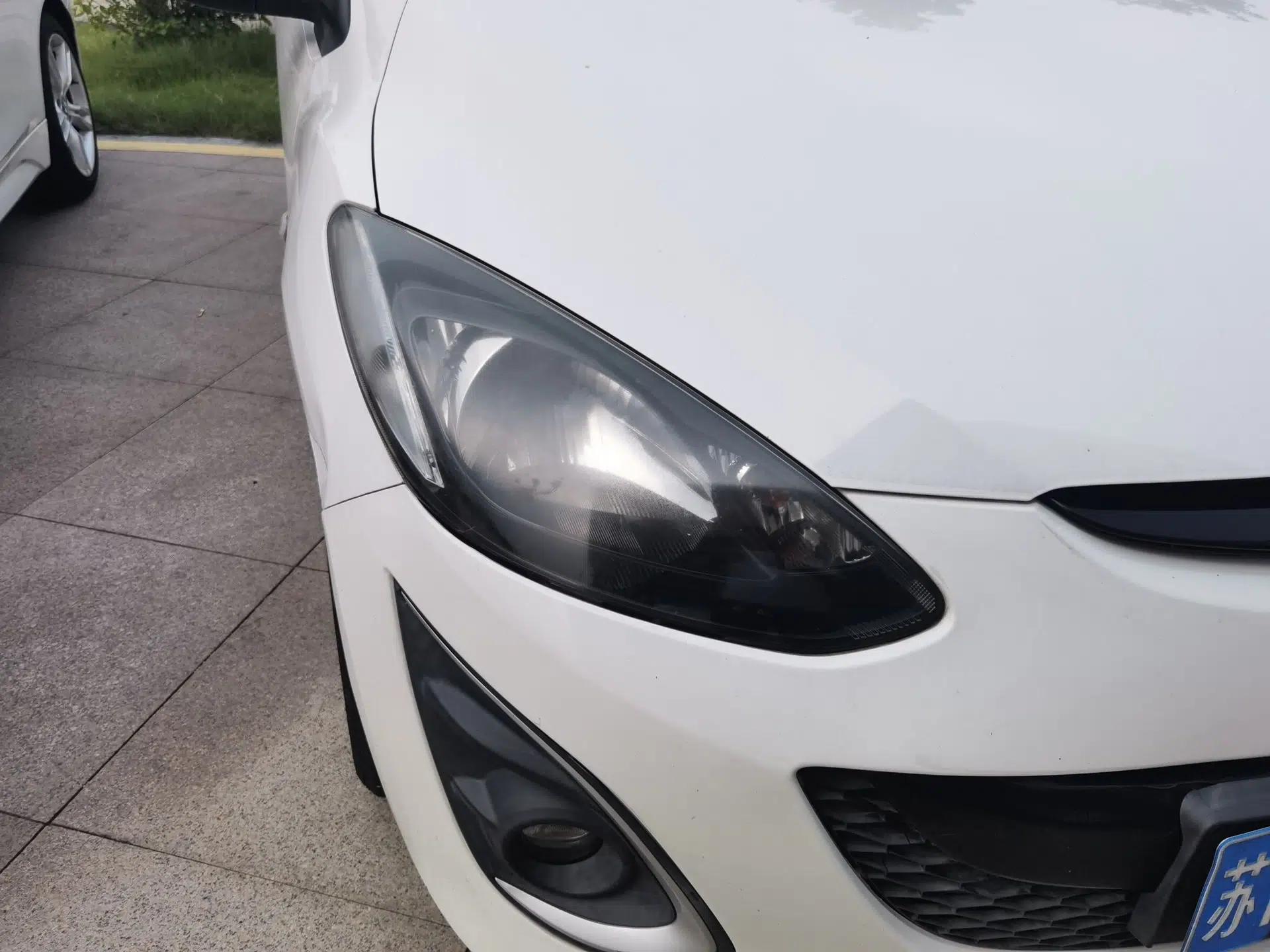 Mazda 2 2012 Hatchback Xuan Dong 1.5L Automatic Value Edition — миниатюра 7