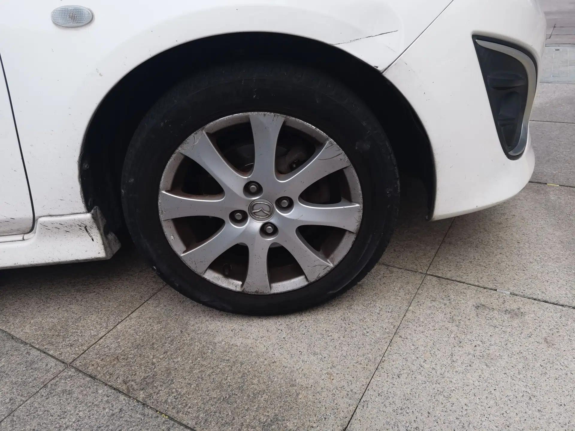 Mazda 2 2012 Hatchback Xuan Dong 1.5L Automatic Value Edition — миниатюра 8