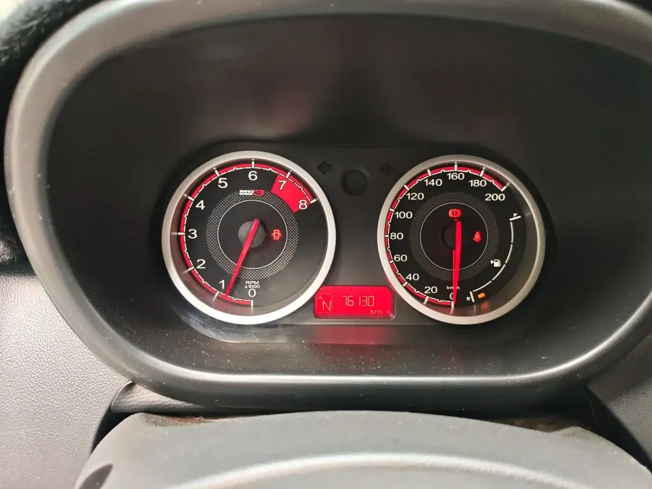 MG 3SW 2015 1.5L AMT Elite Model — миниатюра 11