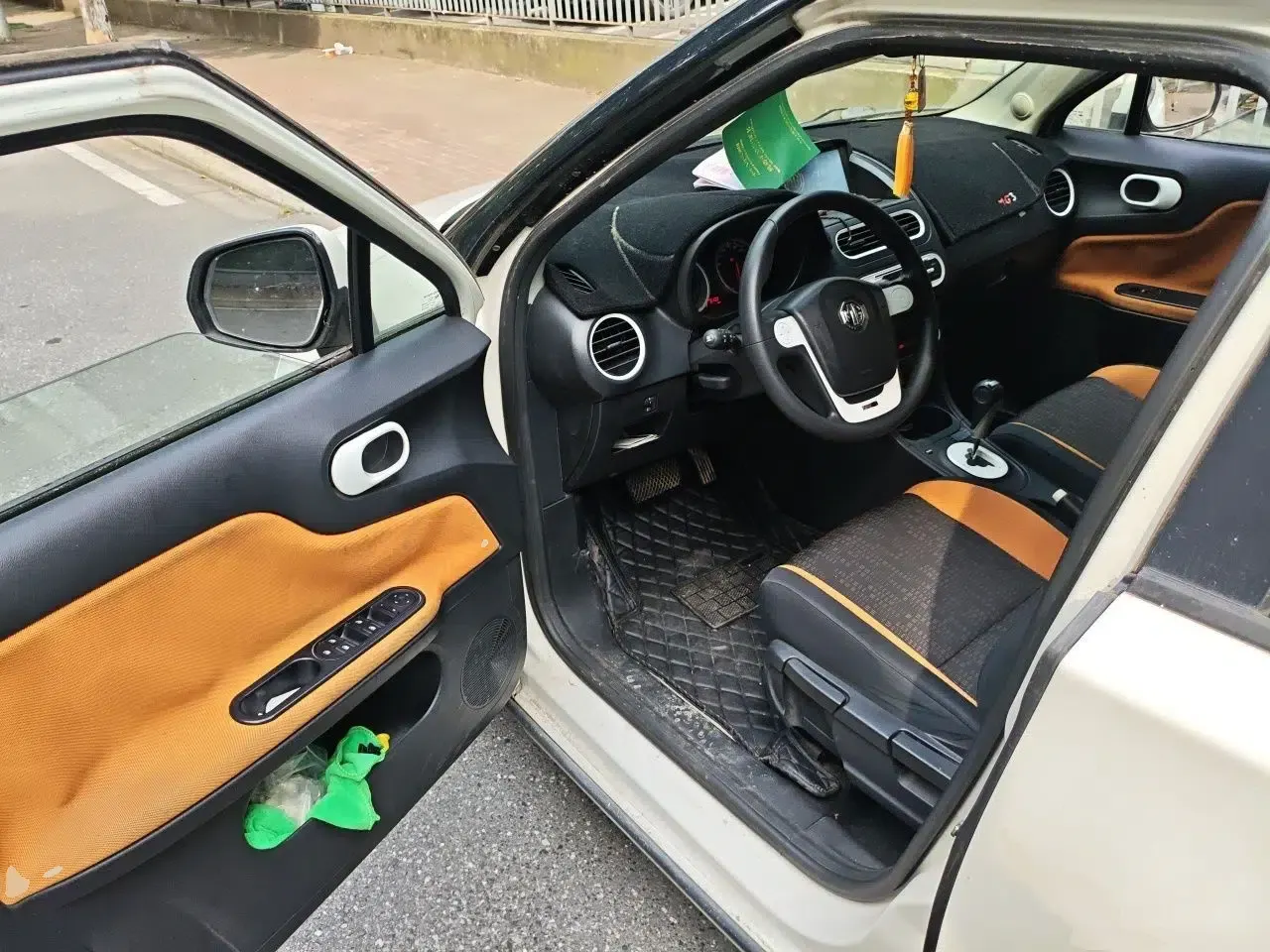 MG 3SW 2015 1.5L AMT Elite Model — миниатюра 16