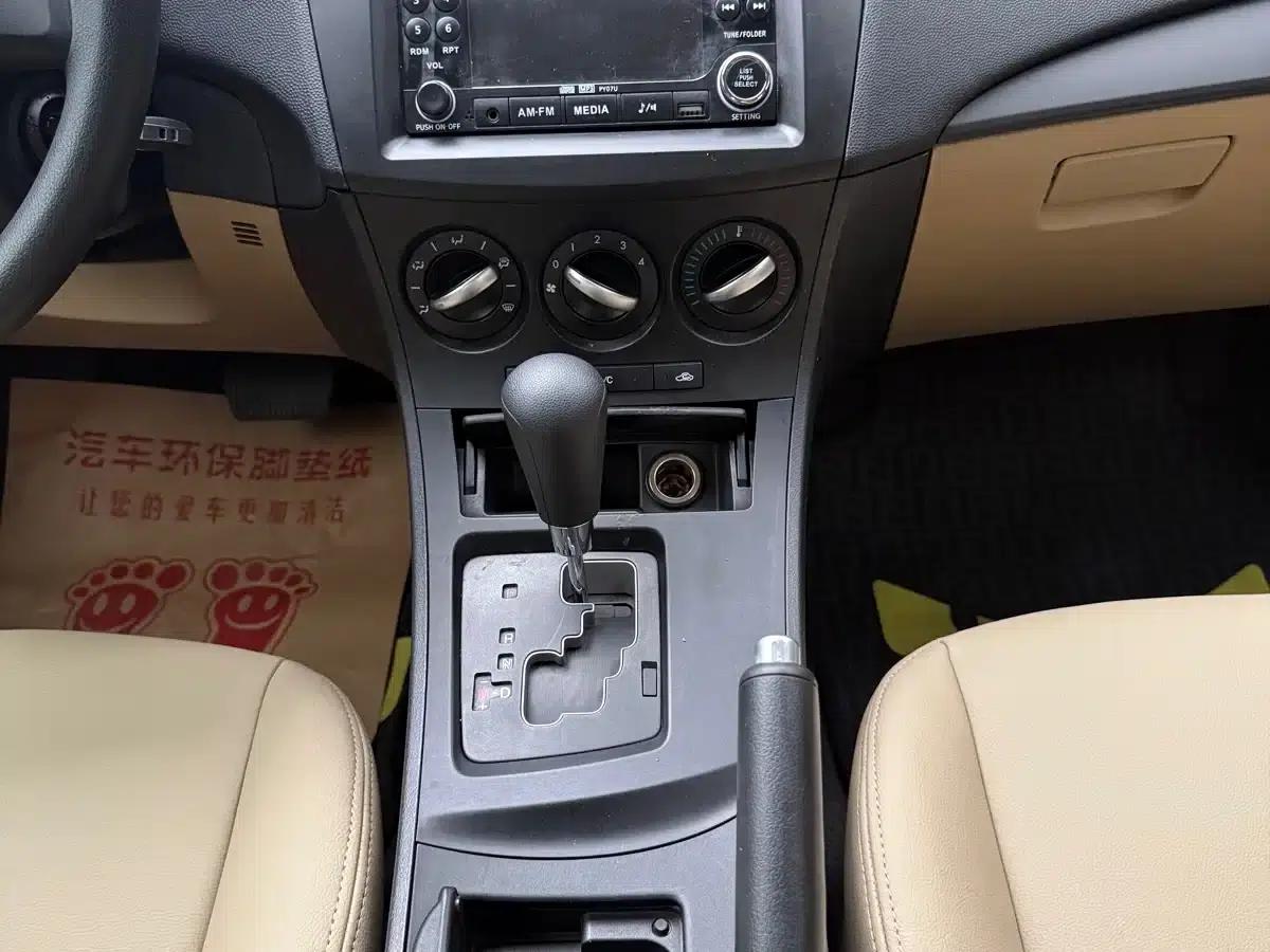 Mazda3 Axela 2012 Hatchback 1.6L Automatic Elite — миниатюра 11