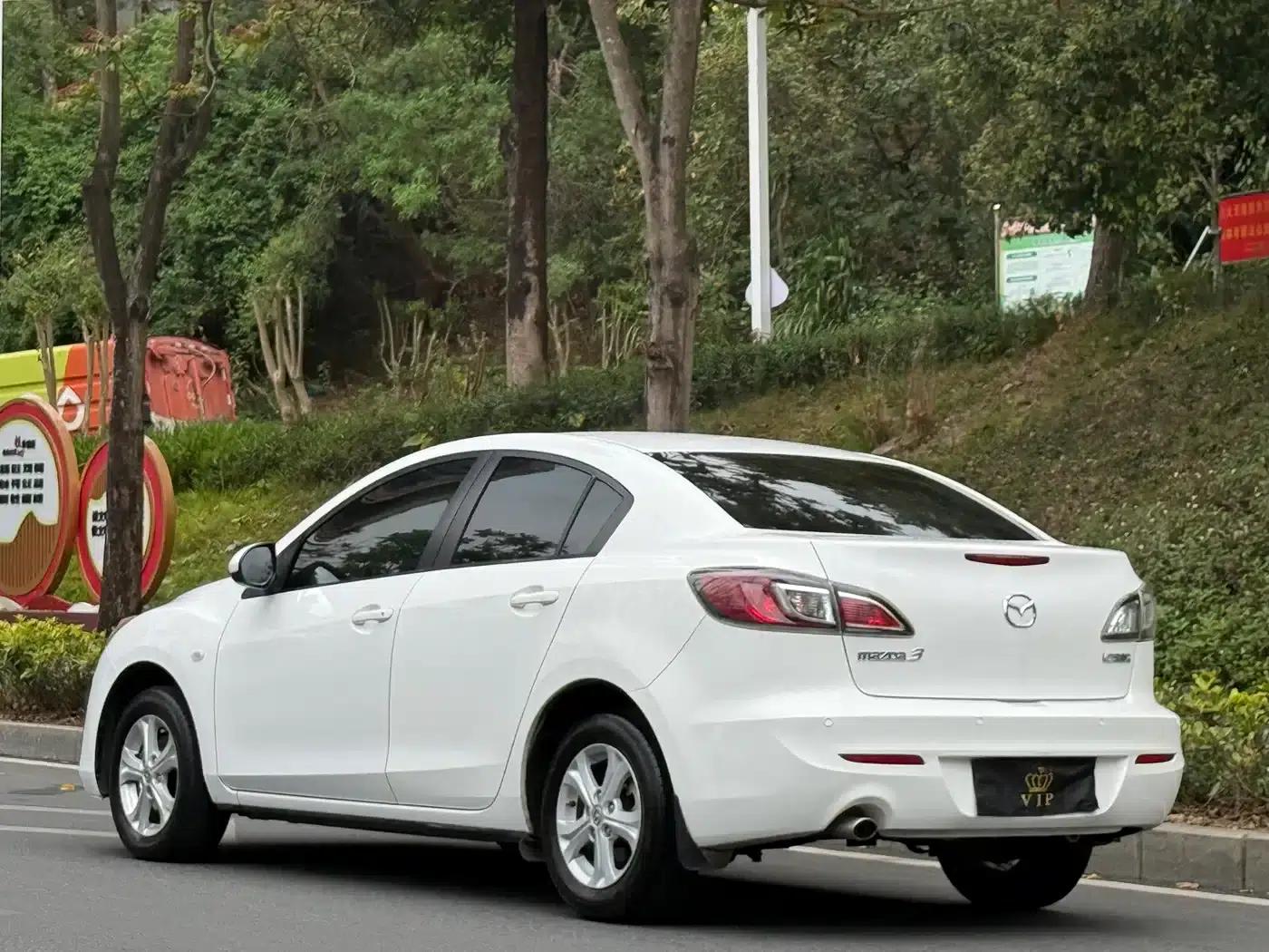 Mazda3 Axela 2012 Hatchback 1.6L Automatic Elite — миниатюра 4