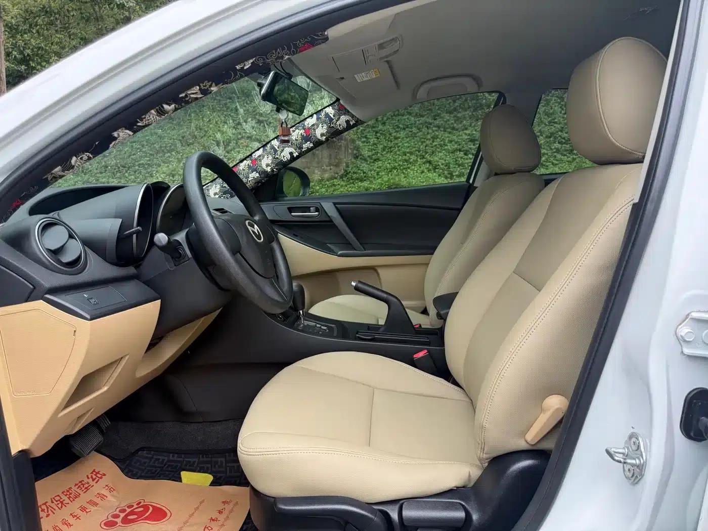 Mazda3 Axela 2012 Hatchback 1.6L Automatic Elite — миниатюра 6