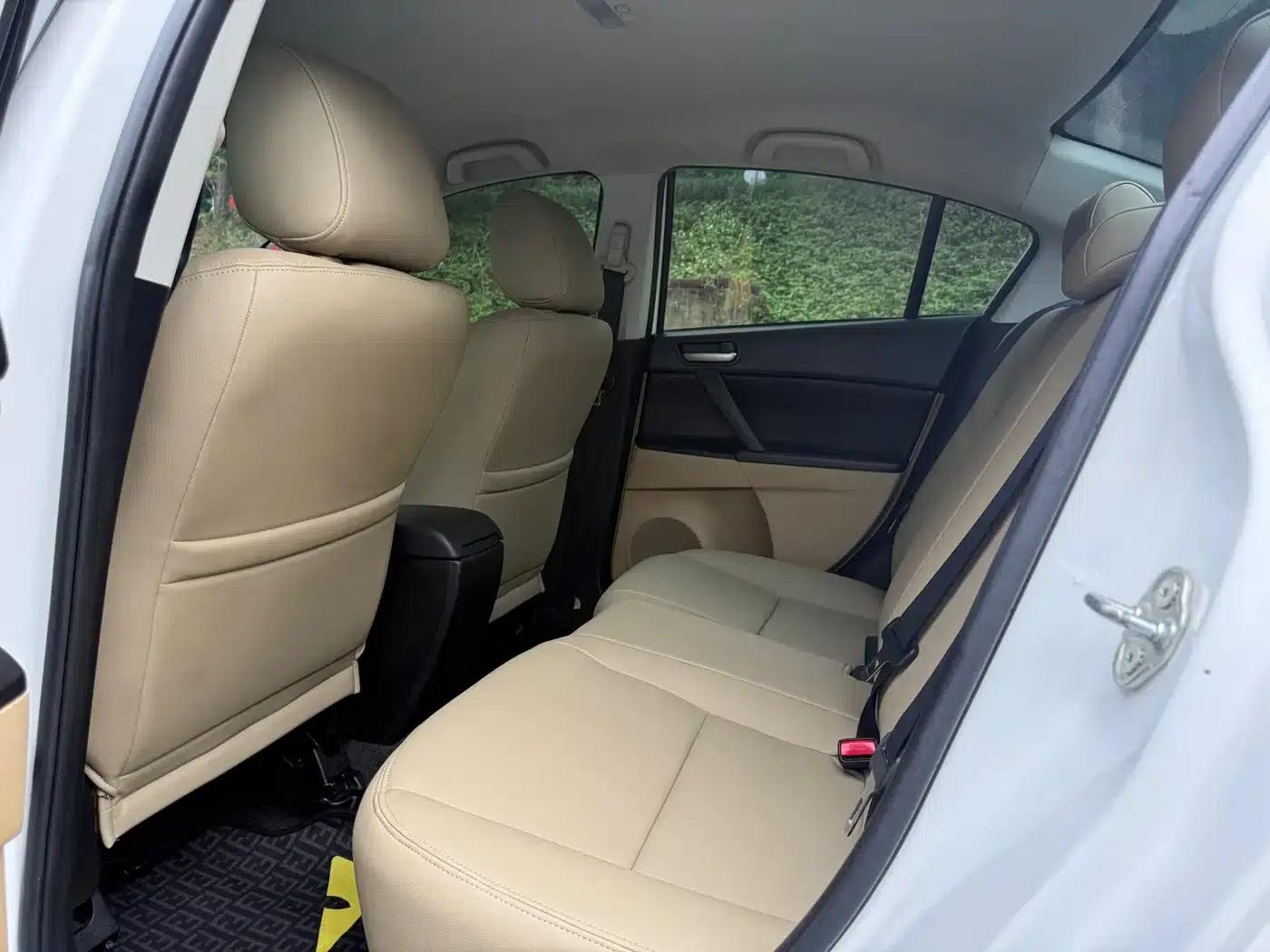 Mazda3 Axela 2012 Hatchback 1.6L Automatic Elite — миниатюра 7