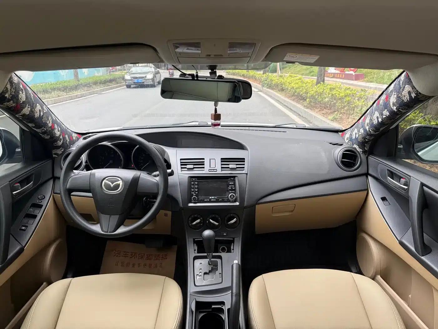 Mazda3 Axela 2012 Hatchback 1.6L Automatic Elite — миниатюра 8