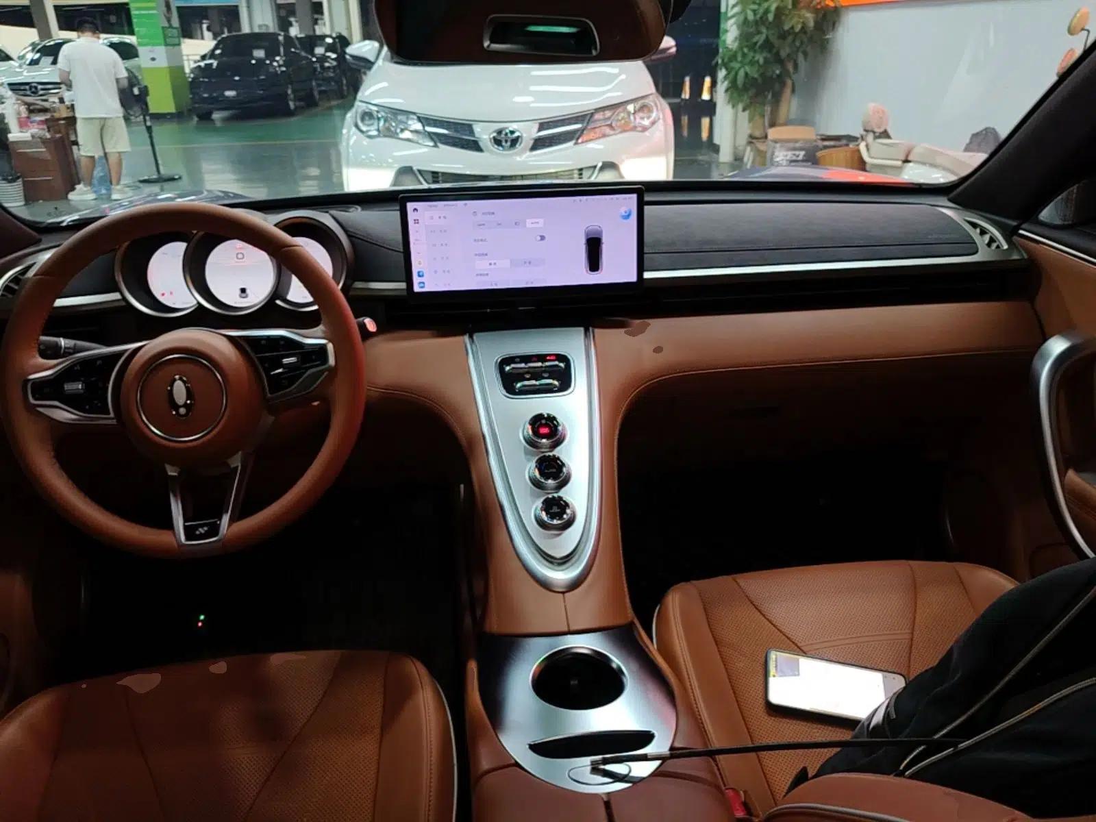 ORA Lightning Cat 2022 555 km Luxury Edition — миниатюра 12