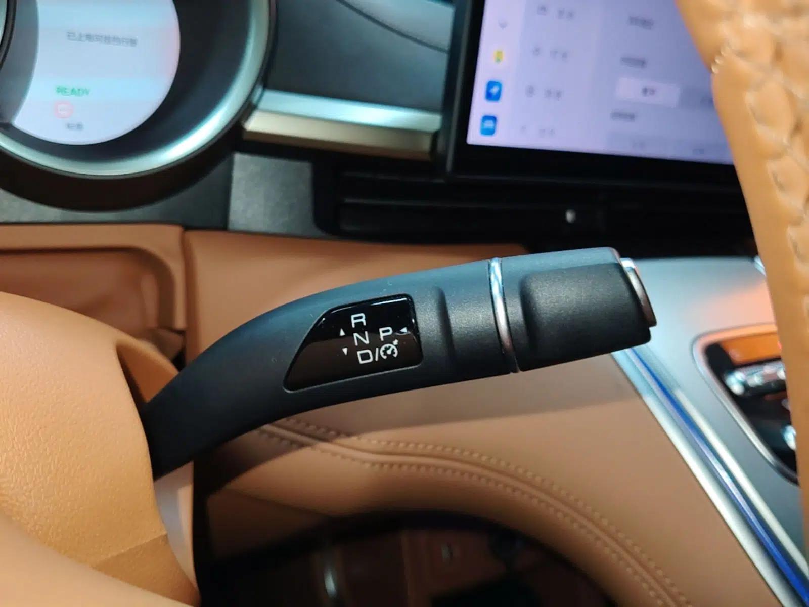 ORA Lightning Cat 2022 555 km Luxury Edition — миниатюра 16