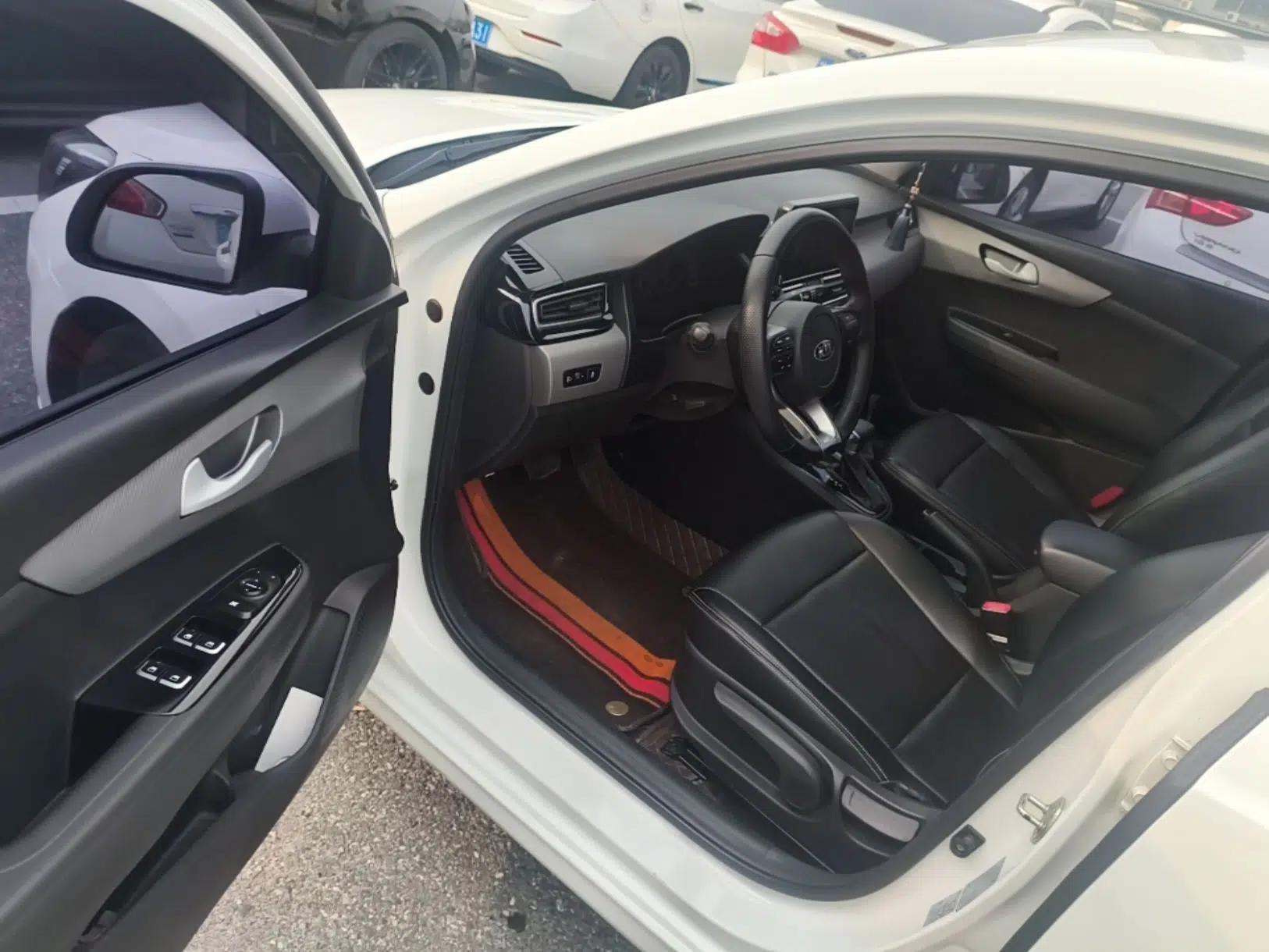 Kia Forte 2018 1.6L Automatic Value-Connect Edition with Intelligent Connectivity — миниатюра 18