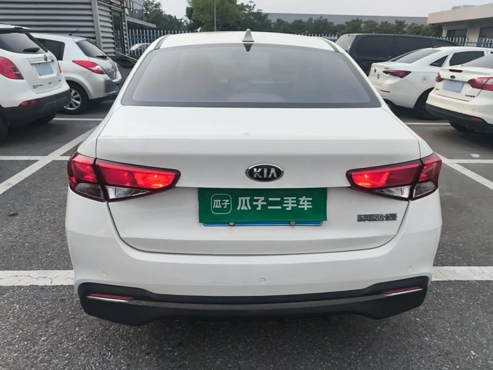 Kia Forte 2018 1.6L Automatic Value-Connect Edition with Intelligent Connectivity — миниатюра 5