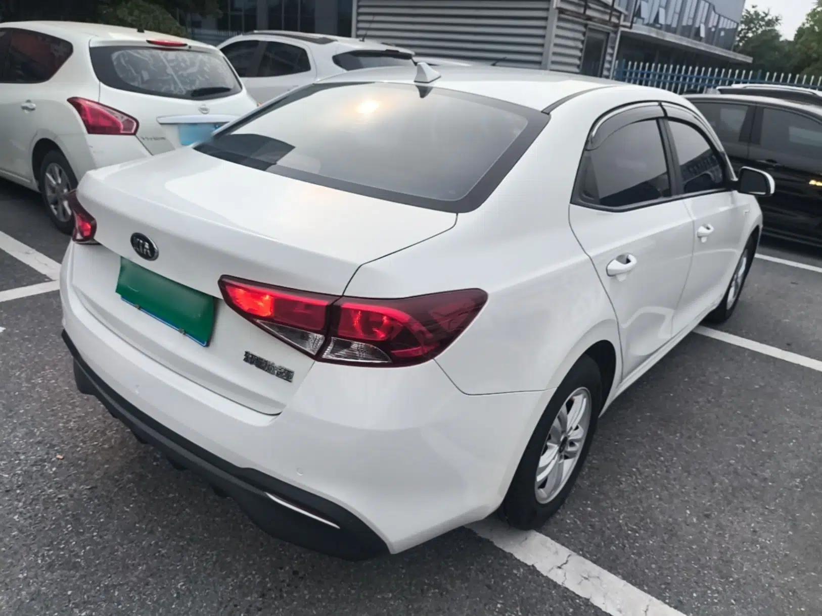 Kia Forte 2018 1.6L Automatic Value-Connect Edition with Intelligent Connectivity — миниатюра 6