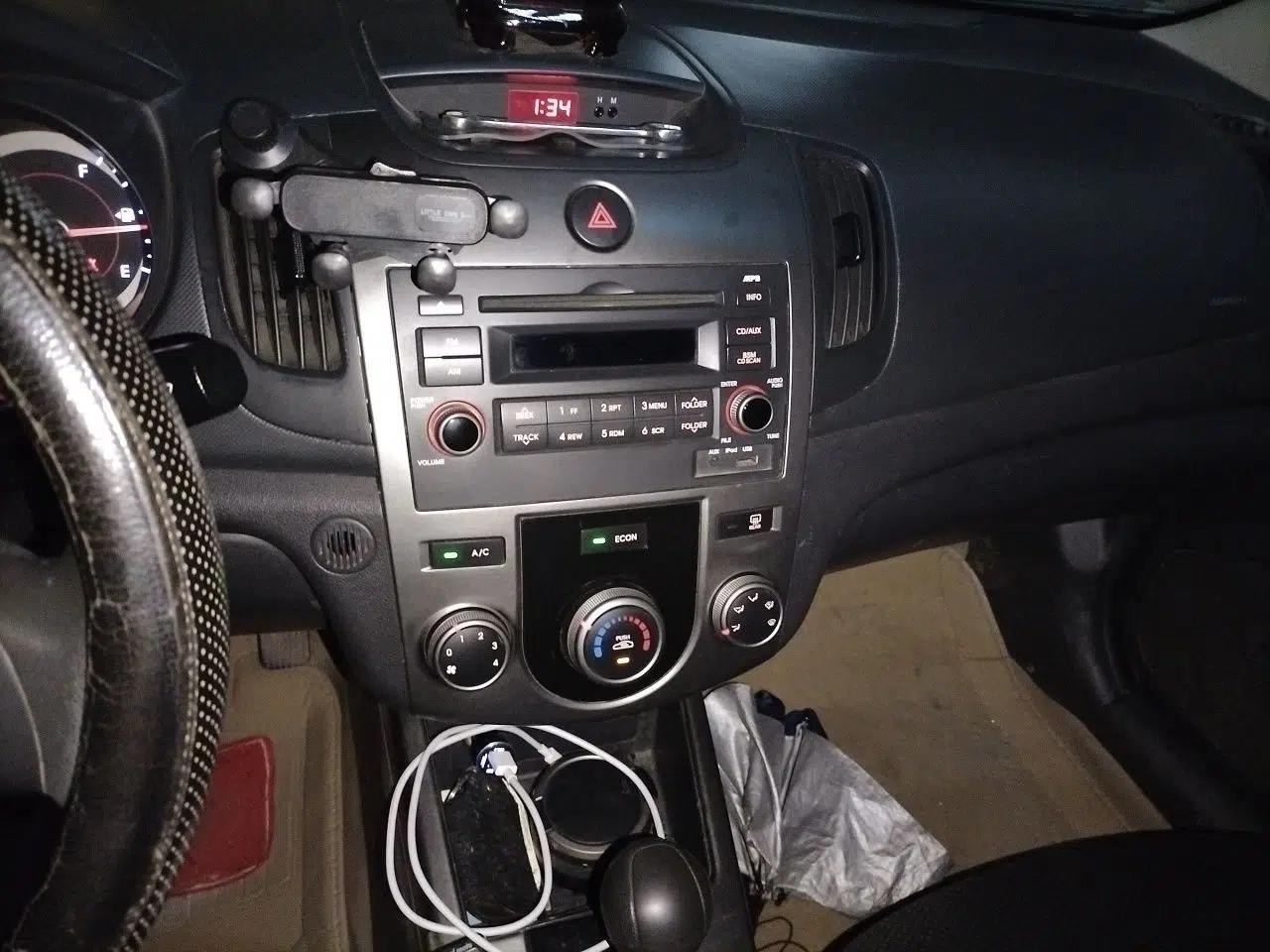 Kia Forte 2009 1.6L AT GL — миниатюра 13