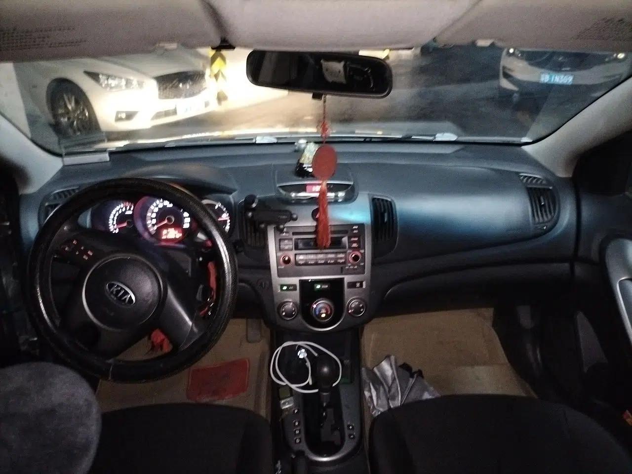 Kia Forte 2009 1.6L AT GL — миниатюра 18