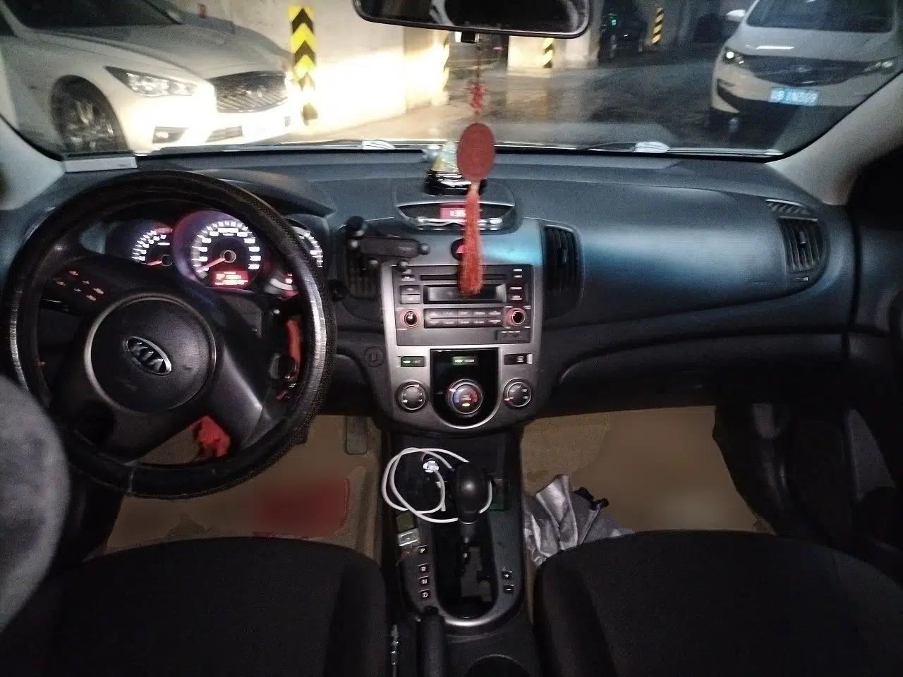 Kia Forte 2009 1.6L AT GL — миниатюра 9