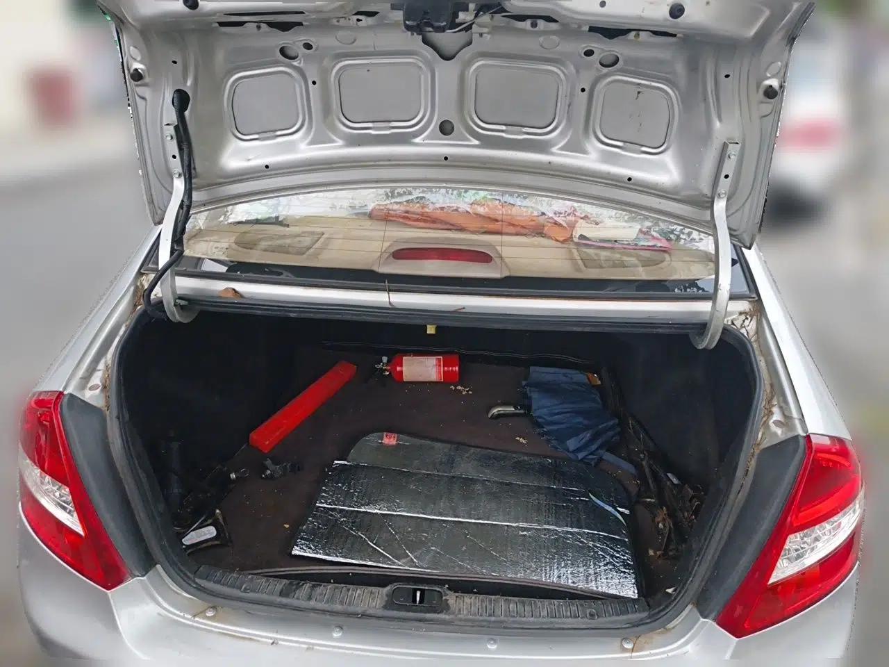 Kia Cerato 2010 1.6L MT GL — миниатюра 19