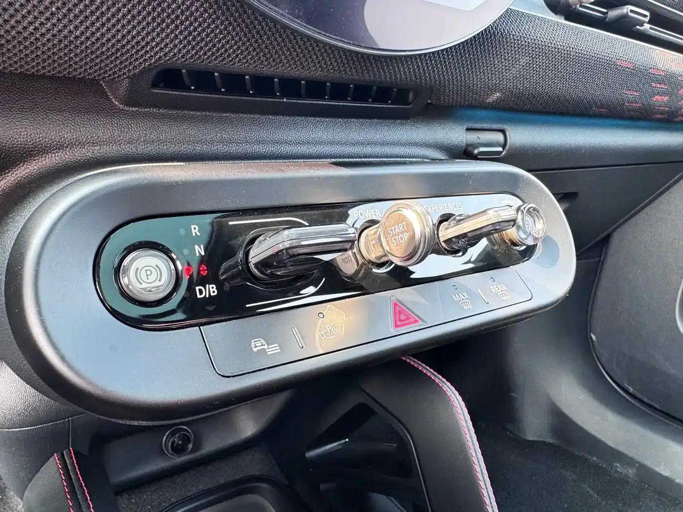 2025 JCW Aceman Electric MINI (JOHN COOPER WORKS) — миниатюра 14