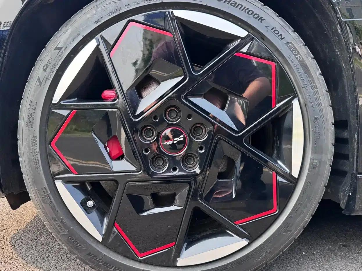 2025 JCW Aceman Electric MINI (JOHN COOPER WORKS) — миниатюра 8