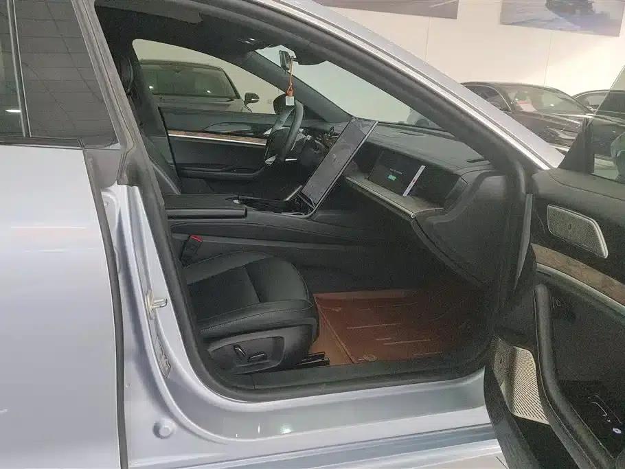 Nezha S 2022 Range Extended Version 1160km Rear-Wheel Drive Small Version — миниатюра 8