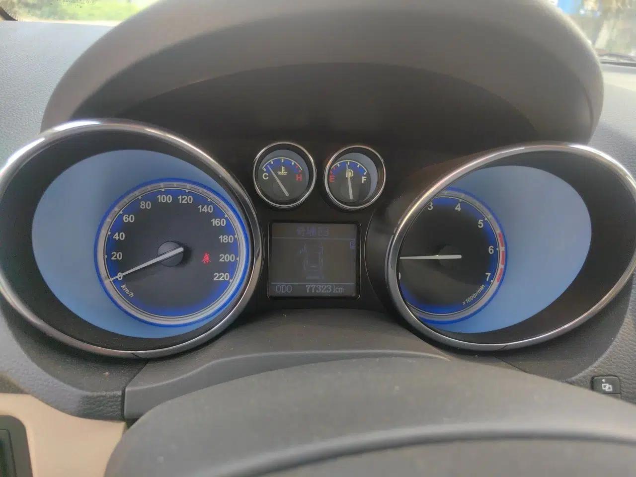 Chery E3 2013 1.5L Manual ZhiShang Model — миниатюра 11