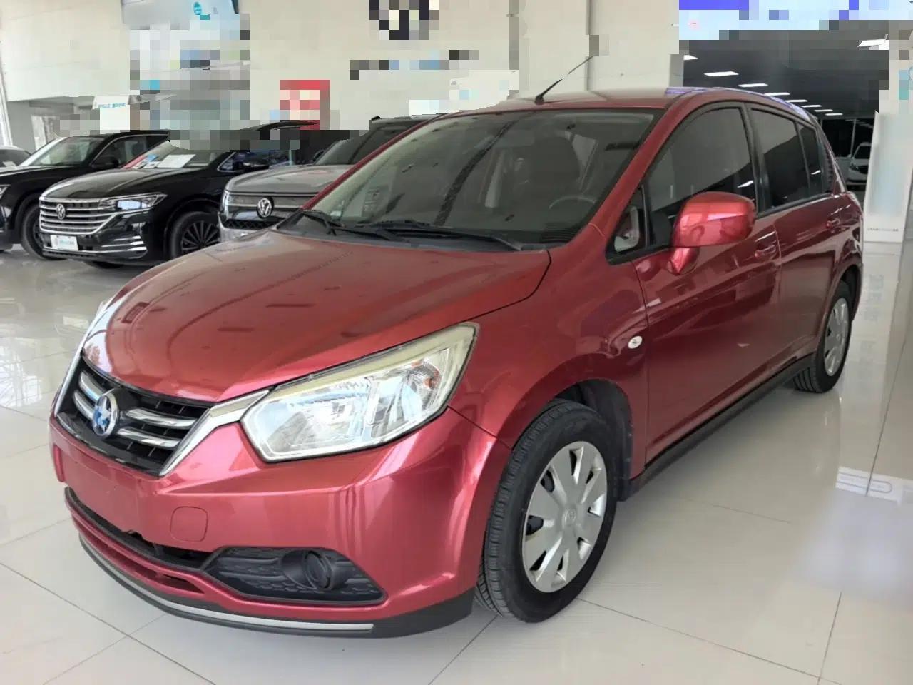 Venucia R50 2016 1.6L Automatic Elite Edition — миниатюра 1