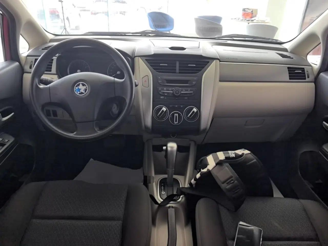 Venucia R50 2016 1.6L Automatic Elite Edition — миниатюра 12