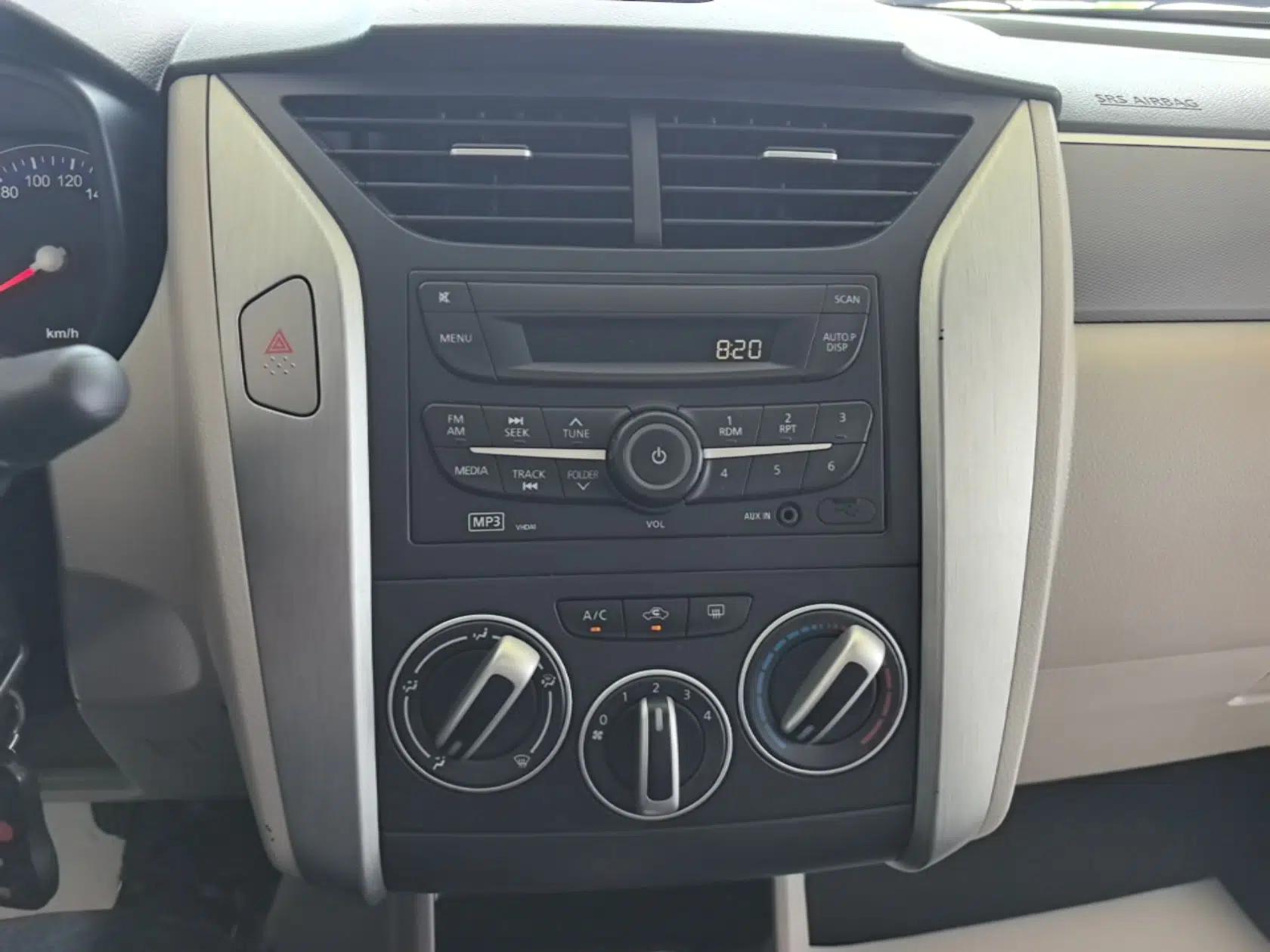 Venucia R50 2016 1.6L Automatic Elite Edition — миниатюра 15