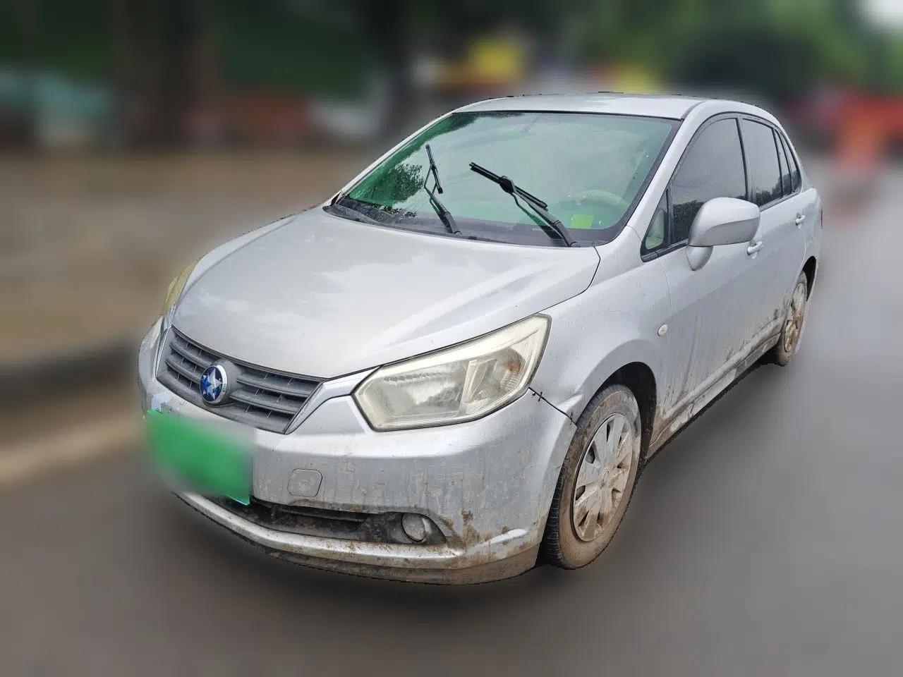 Venucia D50 2013 1.6L Manual Fashion Edition — миниатюра 1