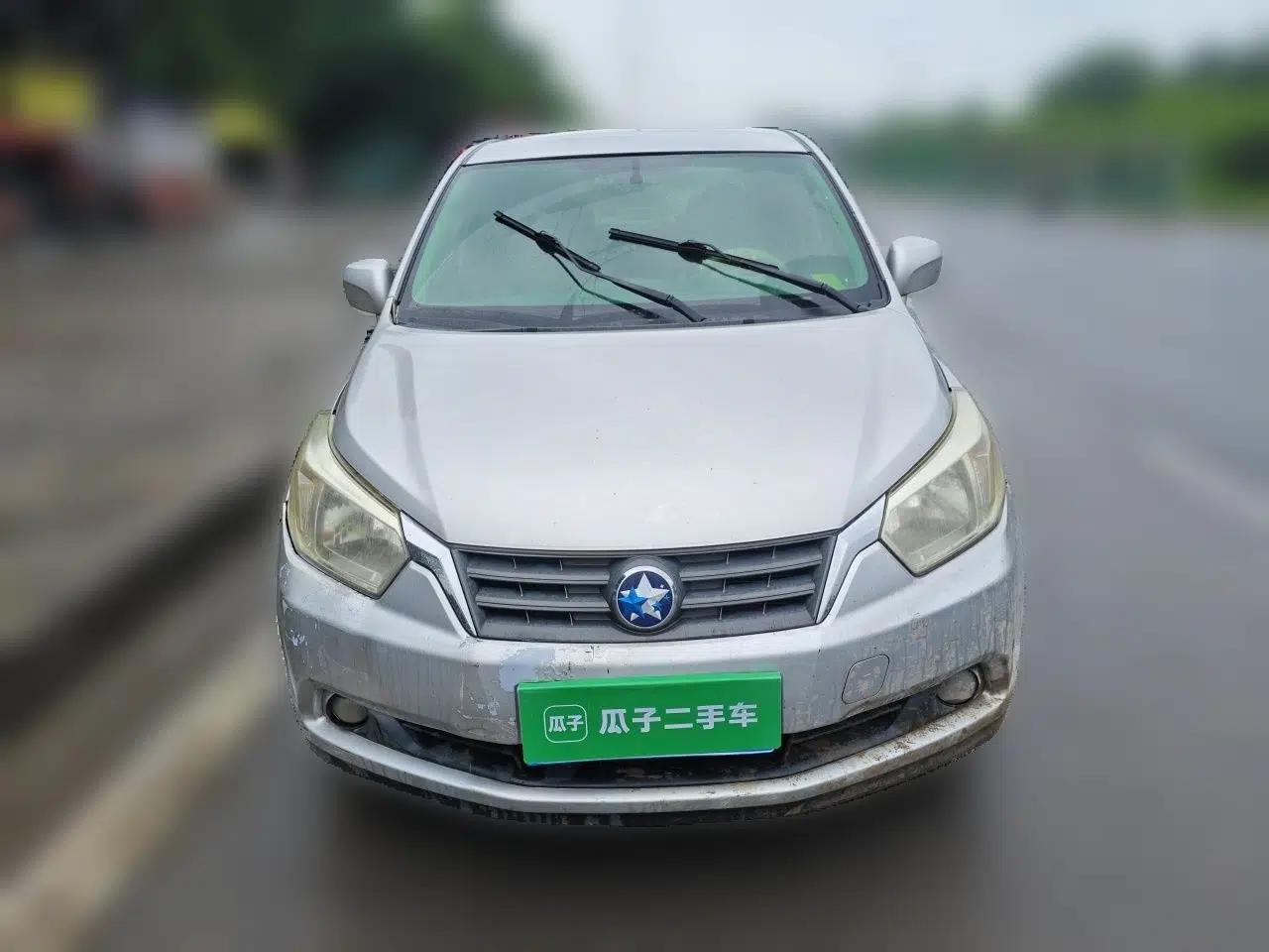 Venucia D50 2013 1.6L Manual Fashion Edition — миниатюра 2
