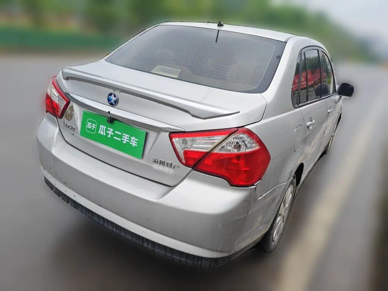 Venucia D50 2013 1.6L Manual Fashion Edition — миниатюра 6