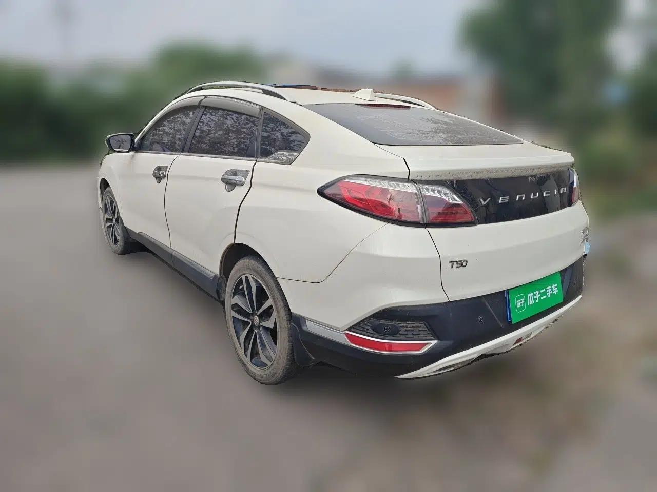 Venucia T90 2017 2.0L CVT Smart Edition — миниатюра 4