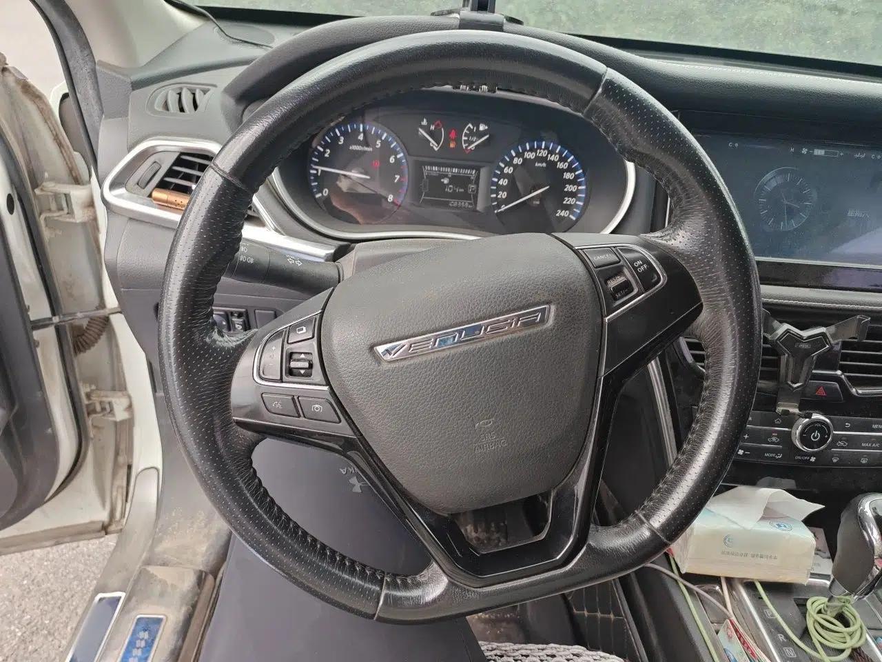 Venucia T90 2017 2.0L CVT Smart Edition — миниатюра 10