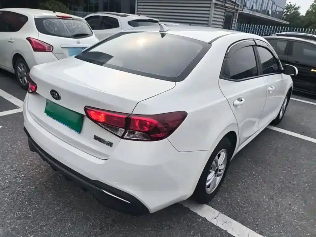 2018 Kia Forte 1.6L Automatic Smart Connect Edition — миниатюра 7