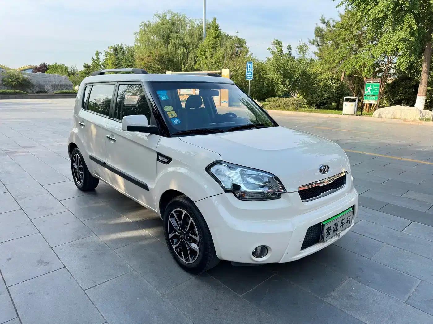 Soul 2010 1.6L AT Premium — миниатюра 2