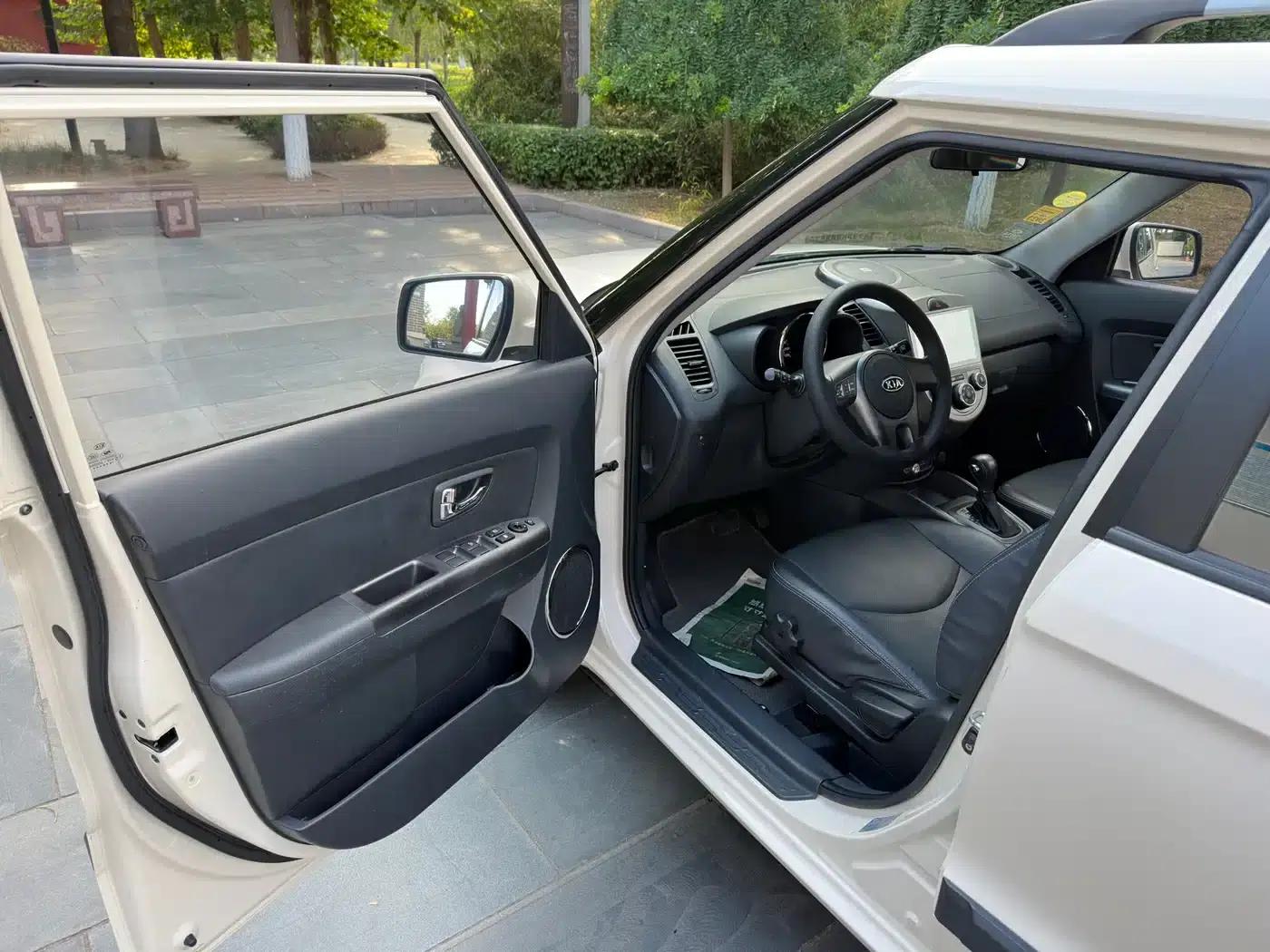 Soul 2010 1.6L AT Premium — миниатюра 12